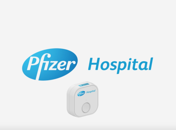 Pfizer 1 click -Device and logo mockup
